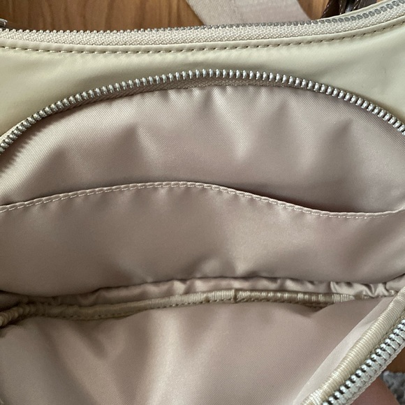 ❤️ Lululemon Crossbody with Nano Pouch 2L Trench NWT - Picture 12 of 16